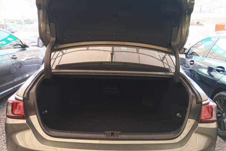 Used Lexus ES 2020 200 Excellence Edition