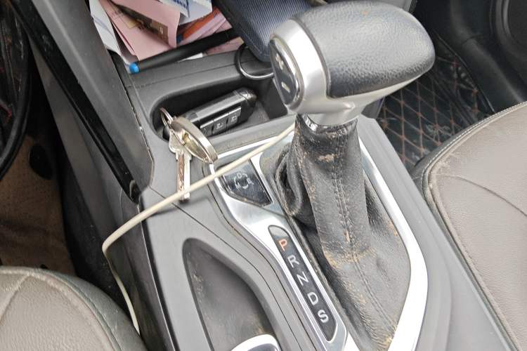 Used GAC Trumpchi GS4 2016 235T G-DCT Luxury Edition Gear Lever