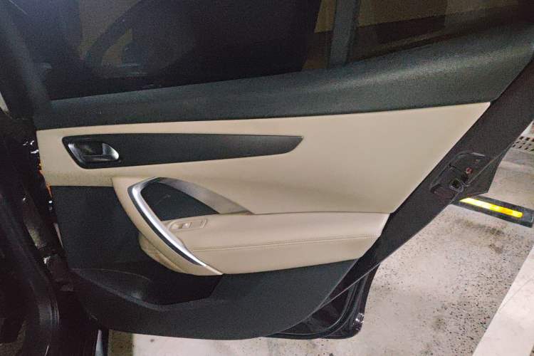 Used DS 6 2016 1.6T Luxury Edition THP160