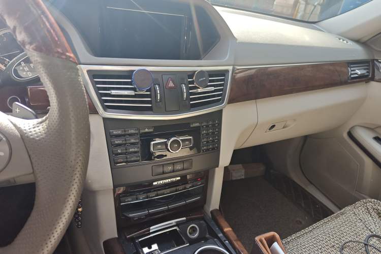 Used Mercedes-Benz E-Class 2013 E 260 L CGI Elegant Model
