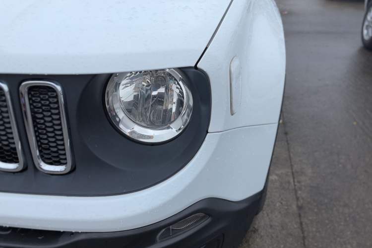 Used Jeep Renegade 2017 180T Automatic Kinetic Edition+ Left Front Headlight