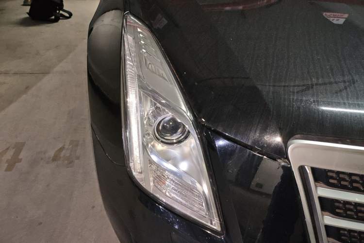 Used Cadillac XTS 2015 28T Comfort Model Right Front Headlight