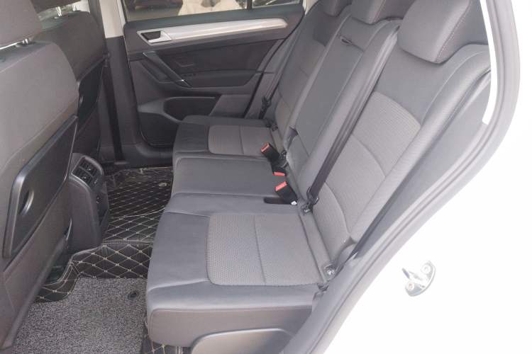 Used Volkswagen Golf Sportsvan 2016 230TSI Automatic Trend Edition Left Rear Seat