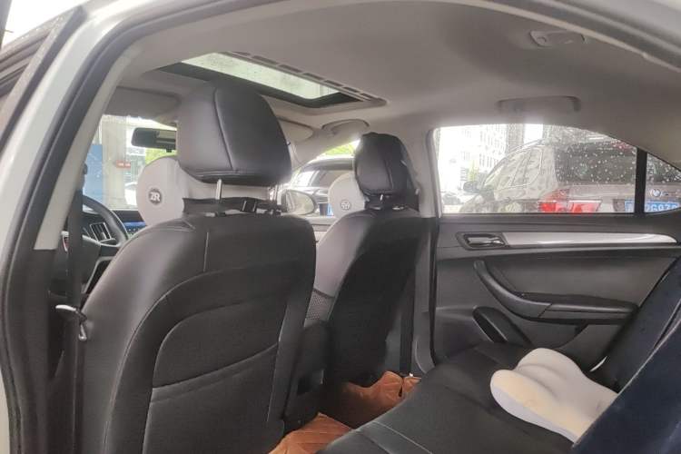 Used Roewe 360 2017 1.5L Automatic Luxury Edition
