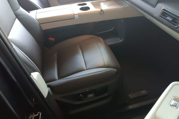 Used Li Auto MEGA 2024 Ultra Model Right Front Seat