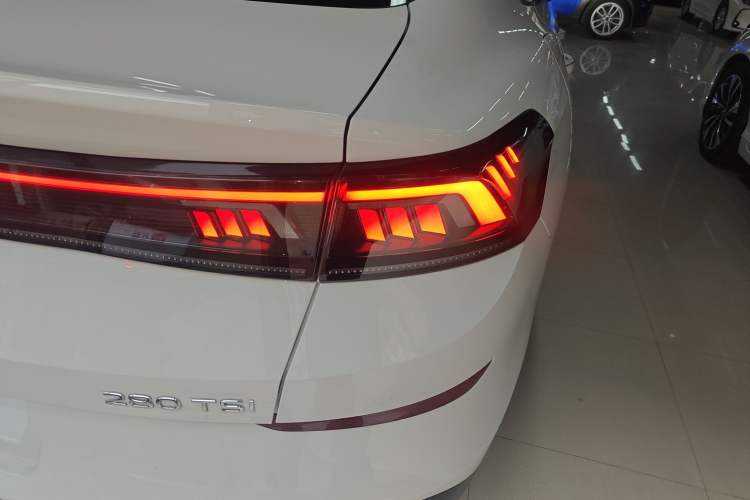 Used Volkswagen Lamando 2023 Lavida L 280TSI DSG Cool & Spicy Edition