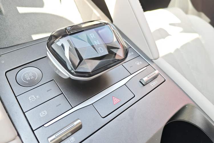 Used BYD Yuan UP 2024 401KM Leading Edition Gear Lever