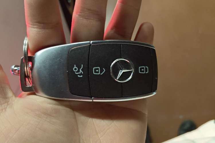 Used Mercedes-Benz A-Class 2022 Second Facelift A 200 L Sport Sedan Fashion Version
