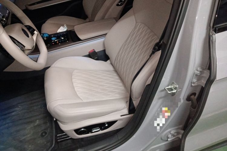 Used BYD Han 2025 EV with 701 km of Laser Radar-Enabled Intelligent Driving Left Front Seat