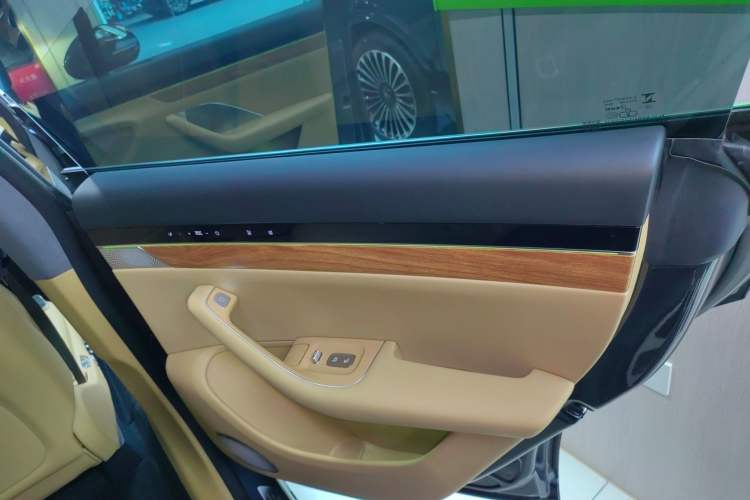 Used Hima Luxeed R7 2024 All-Electric 736 km Ultra
