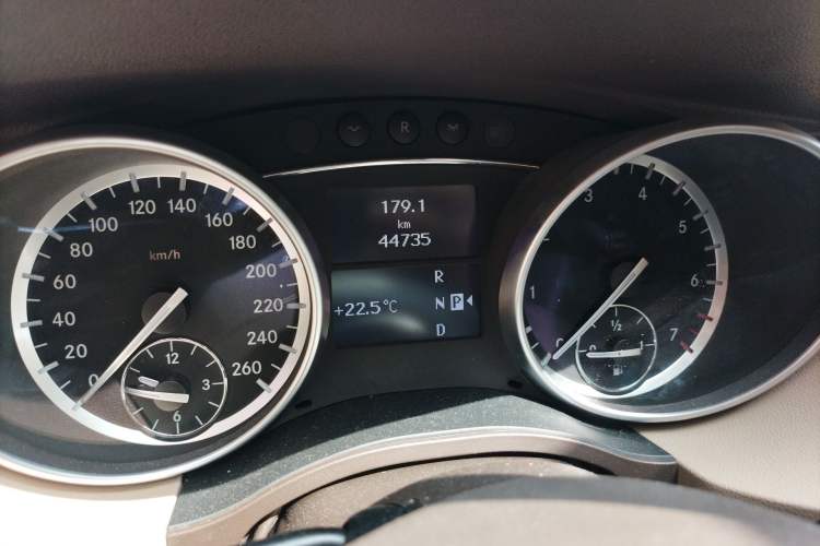 Used Mercedes-Benz R-Class 2017 R 320 4MATIC Business Edition Prestige Model
