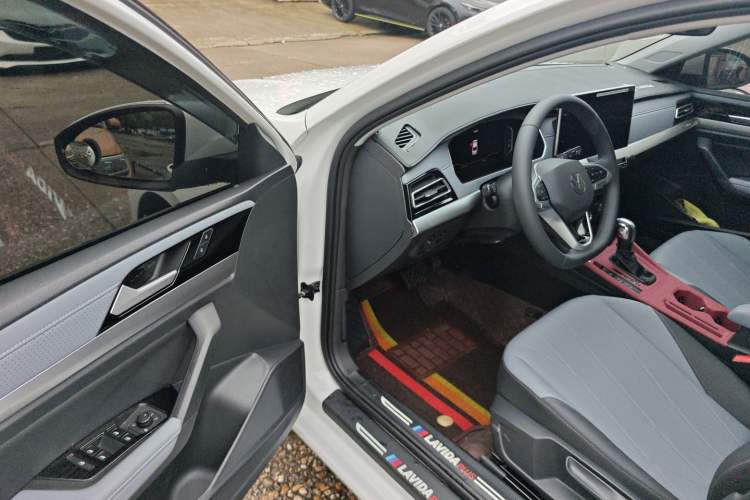 Used Volkswagen Lavida 2024 1.5L Automatic Starry Sky 5 Million Edition Driver Seat