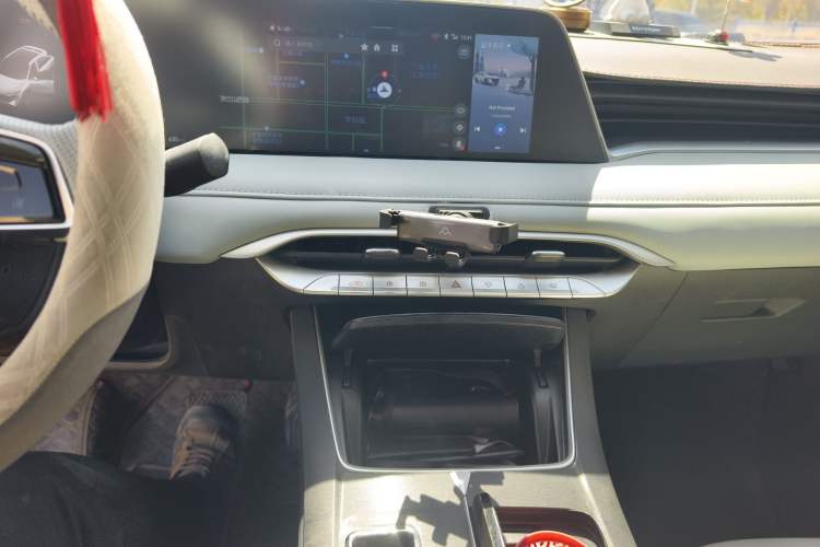 Used Venucia V DD-i 2023 60km iD Version Audio And AC Panel