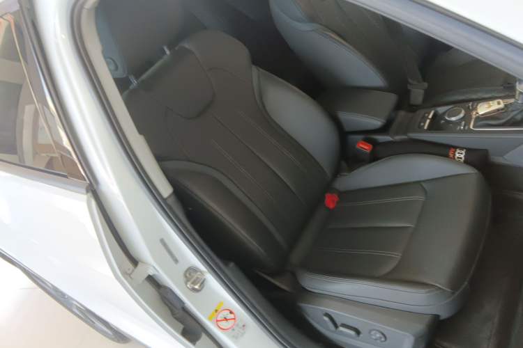 Used Audi Q2L 2022 35 TFSI Fashionable and Elegant Model
