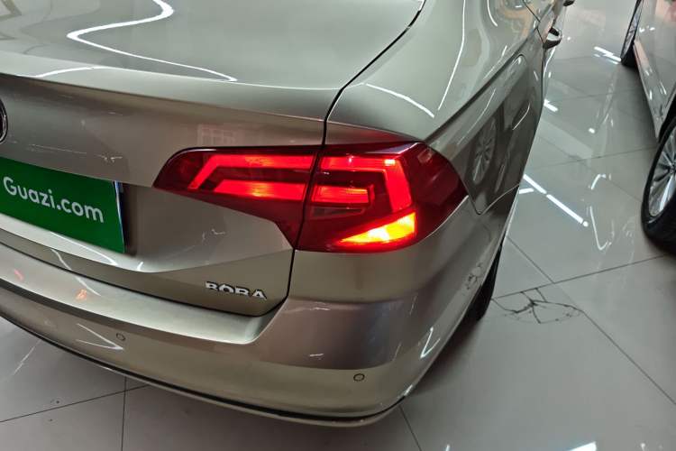 Used Volkswagen Bora 2018 1.5L Automatic Fashion Model