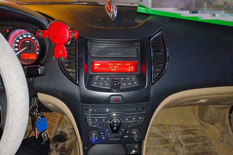 Used Bestune B50 2013 1.6L manual luxury version Audio And AC Panel