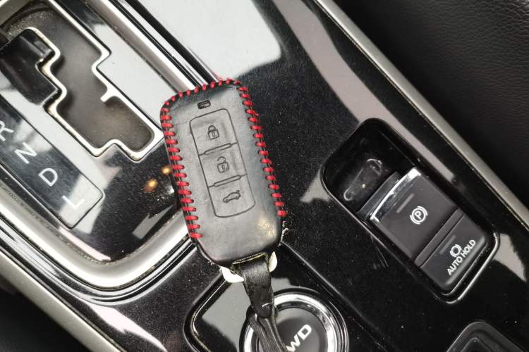 Used Mitsubishi Outlander 2018 2.4L 4x4 Luxury Edition 7-Seater