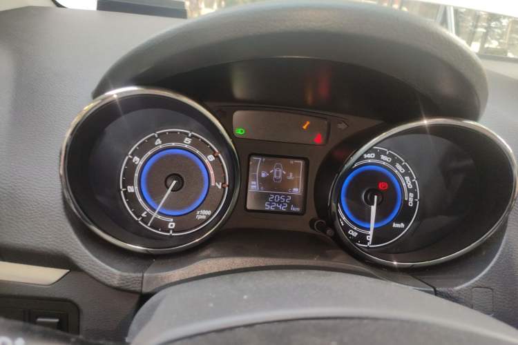 Used Cowin E3 2018 1.5L Manual Luxury Model
