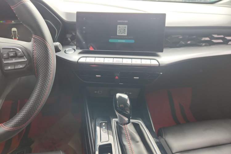 Used MG 5 2022 180 DVVT CVT Youth Luxury Edition
