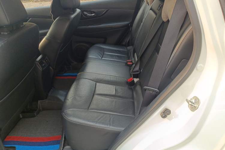 Used Nissan X-Trail 2017 2.5L CVT Luxury Edition 4WD
