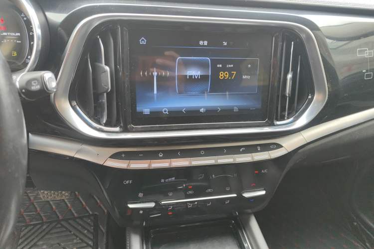 Used JETOUR X90 2019 1.5T Automatic Smart Enjoyment 7-Seater China V Emission Standard Audio And AC Panel