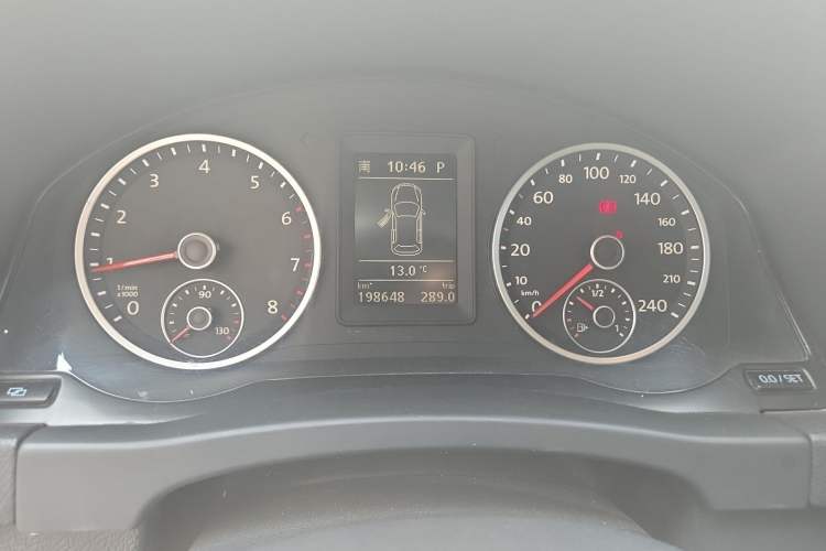 Used Volkswagen Tiguan 2010 2.0 TSI Automatic All-Wheel-Drive Elite Edition Instrument Cluster