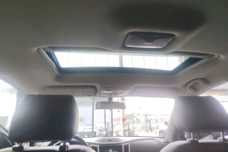 Used CHANGAN CS35 2016 1.6L Automatic Luxury Model China IV Standard Headliner