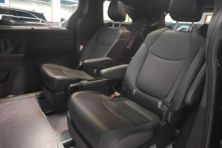 Used Toyota Granvia 2024 2.5L Hybrid Prestige PLUS Edition Left Rear Seat