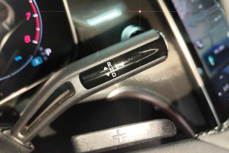 Used Mercedes-Benz GLC 2024 GLC 260 L 4MATIC Dynamic Edition 5-seater Gear Lever