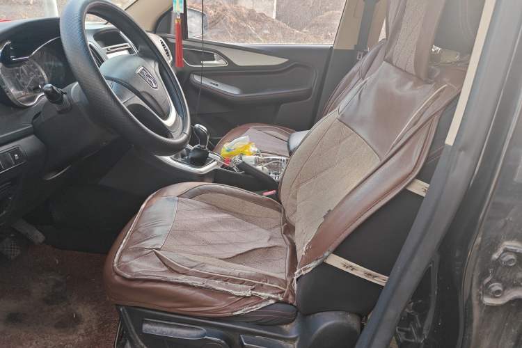 Used Baojun 560 2015 1.8L manual Comfort trim level
