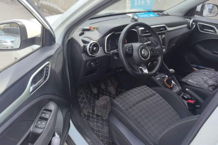 Used MG ZS 2018 1.5L Manual 65-inch Giant-Screen Sunroof Version China V Standard