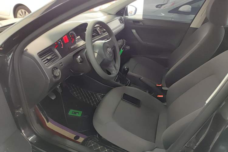 Used Volkswagen Santana 2015 1.4L Manual Fashion Edition
