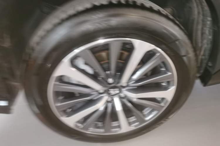 Used Toyota Crown Kluger 2024 2.5L HEV Four-Wheel Drive Premium Edition Right Rear Wheel Hub