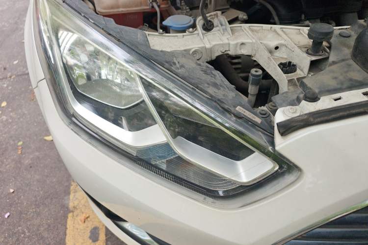 Used Ford Escort 2015 1.5L Automatic Fashion Model