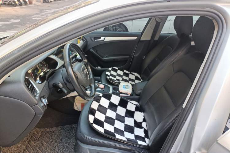 Used Audi A4L 2012 2.0 TFSI automatic standard version