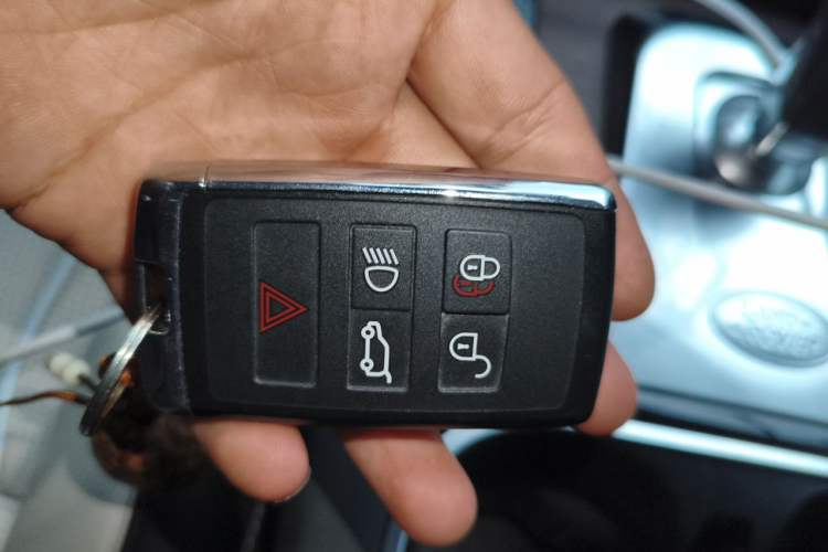 Used Land Rover Discovery Sport 2020 249 PS R-Dynamic Performance Tech Edition 5 Seats
