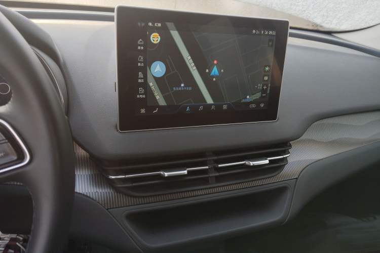 Used Hongqi E-QM5 2022 431 km Charge & Enjoy Edition
