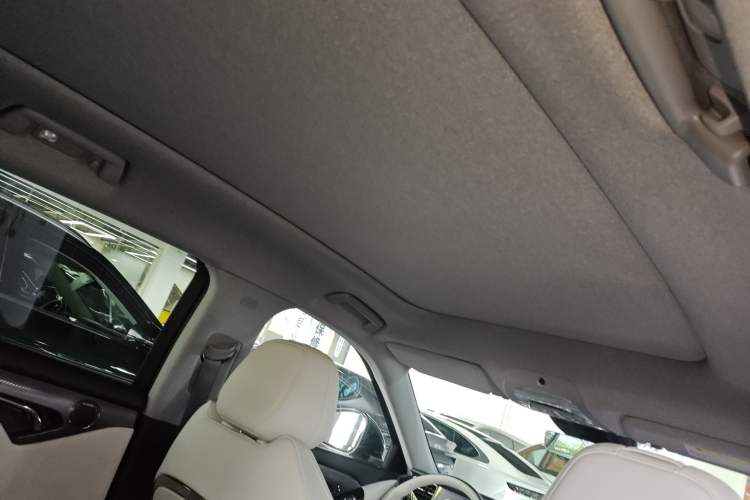 Used VOYAH FREE 2025 318 318 km Rear-Drive Touring Edition Headliner