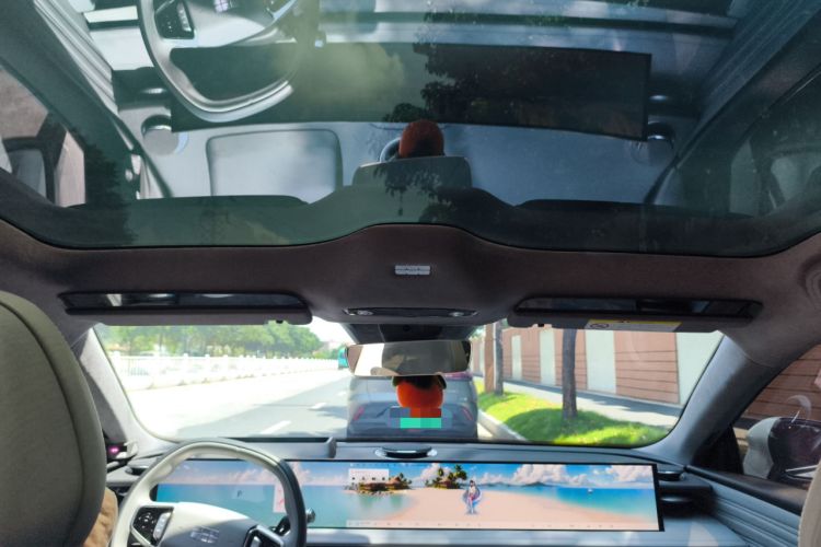 Used Geely Galaxy E8 2024 665 km Range Rear-Drive Starship Long-Range Version Headliner