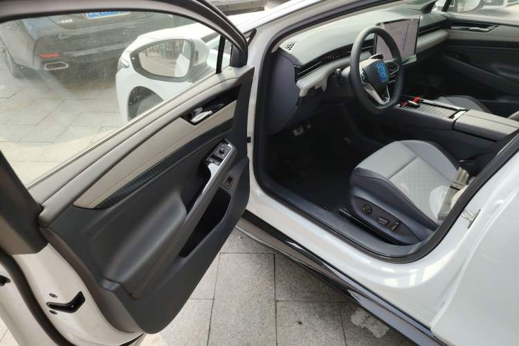 Used Volkswagen ID.7 VIZZION 2024 AIR model