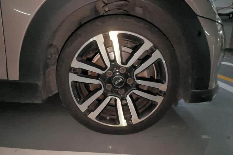 Used MINI 2022 Updated 1.5T COOPER Classic Edition Right Front Wheel Hub