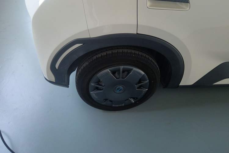 Used BYD Seagull 2024 Honor Edition 305km Dynamic Version Right Rear Wheel Hub