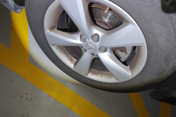 Used Lexus RX Classic 2011 270 Luxury Edition Right Front Wheel Hub