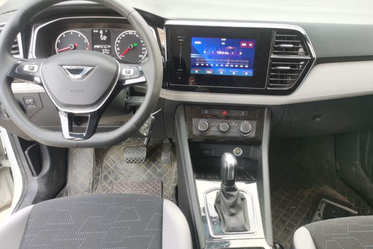 Used Jetta VS5 2023 280TSI Automatic Trend Edition
