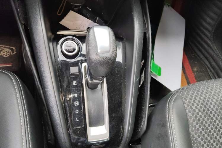 Used Nissan Kicks 2018 1.5L CVT Smart Connect Luxury Edition
