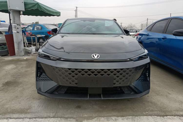 Used CHANGAN UNI-V 2024 1.5T Prestige Edition
