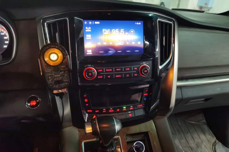 Used FORTHING CM7 2018 Revised Version 2.0T Automatic Luxury Edition Audio And AC Panel