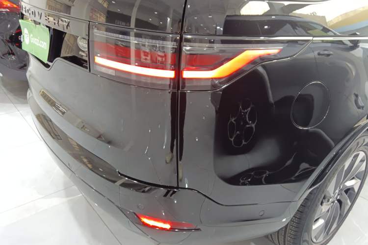 Used Land Rover Discovery 2021 360 PS R-Dynamic S