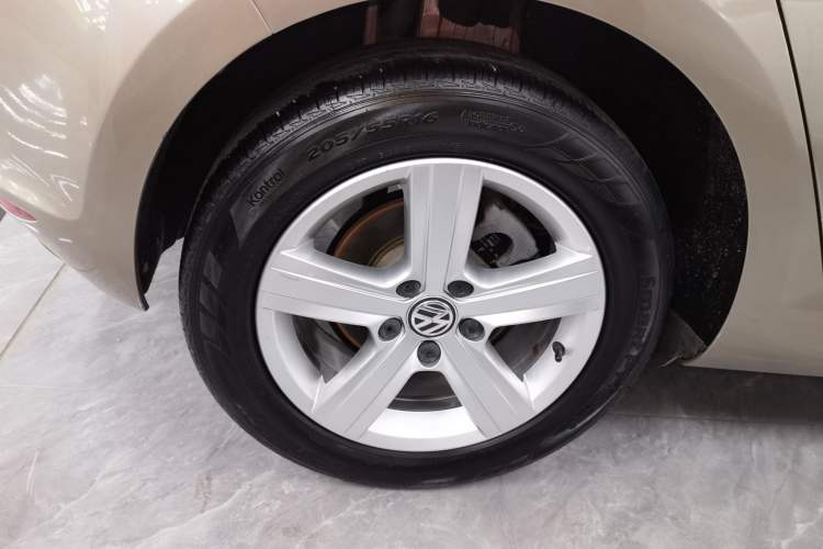 Used Volkswagen Golf 2016 1.6L Automatic Comfort Model Exterior 2