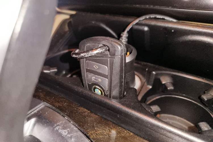 Used BMW 5 Series 2013 525Li Leading Model
